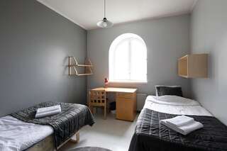Хостелы Opiston Kunkku Лахти Стандартный двухместный номер с 1 кроватью или 2 отдельными кроватями-1